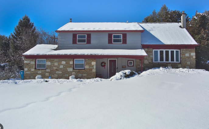 Dated Siding to Modern Hardie — before